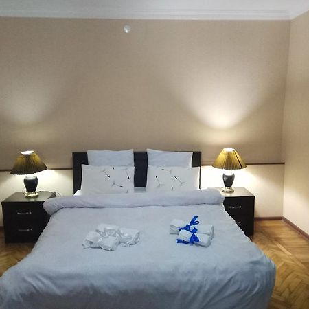 Apartment Down Town Group Tbilisi Bagian luar foto