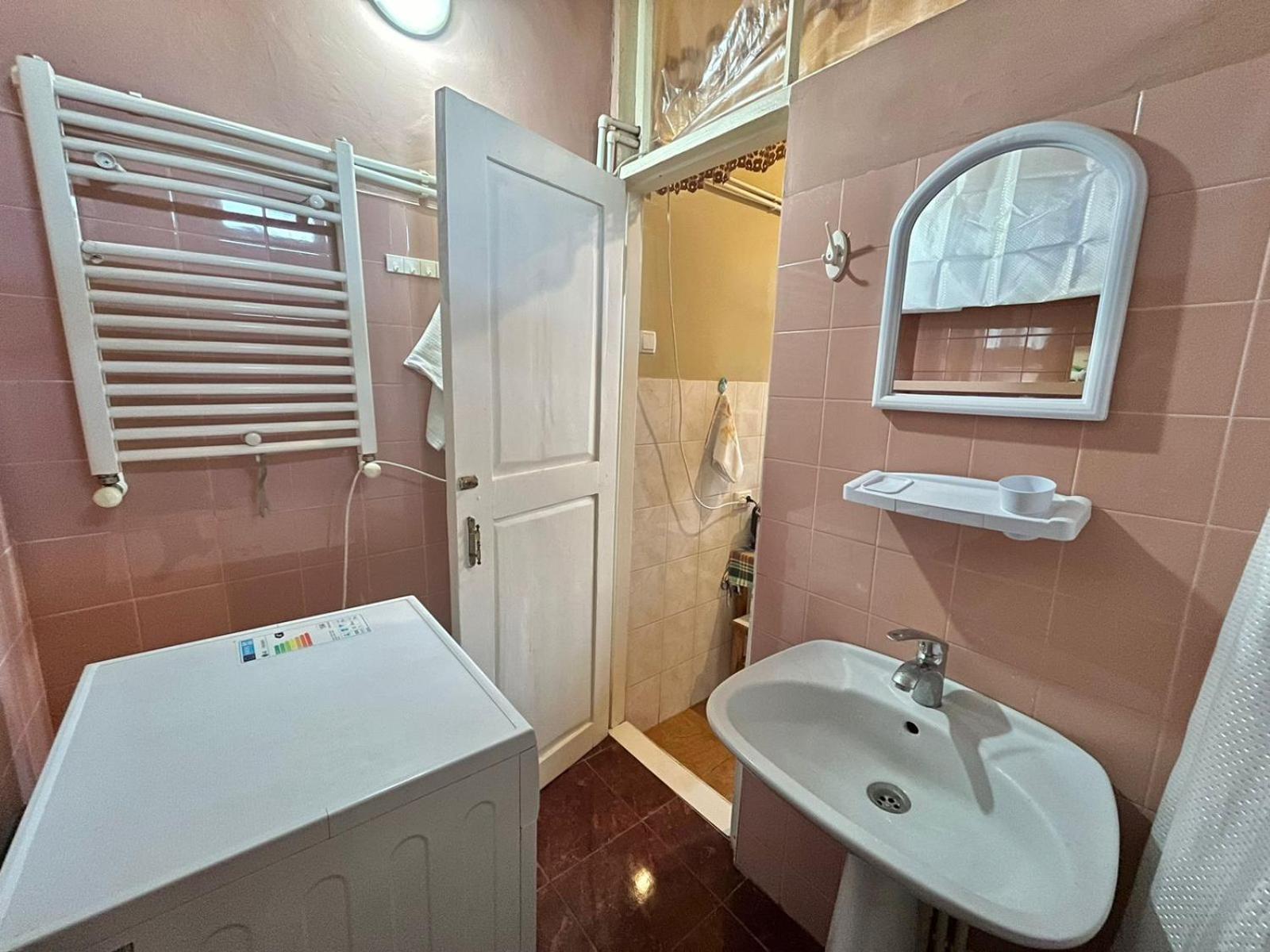 Apartment Down Town Group Tbilisi Bagian luar foto