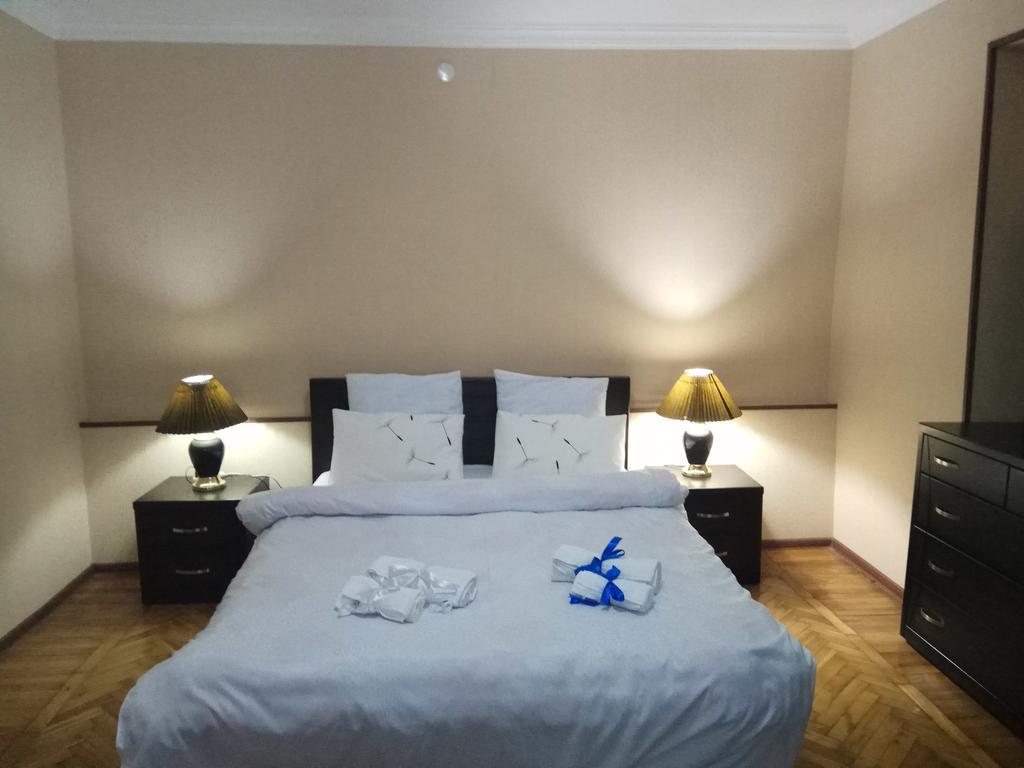 Apartment Down Town Group Tbilisi Bagian luar foto