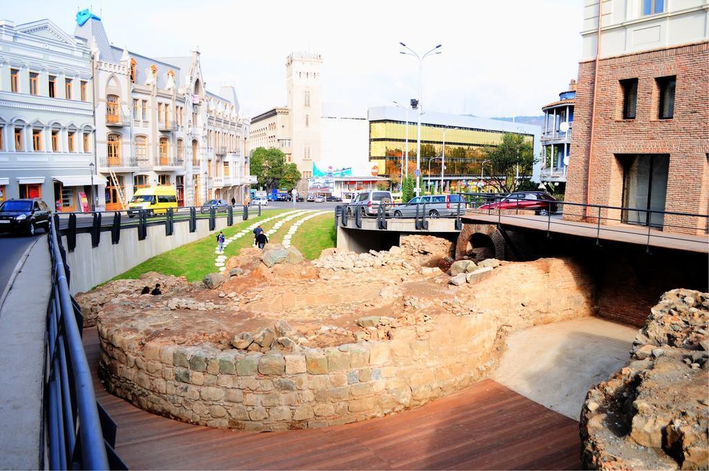 Apartment Down Town Group Tbilisi Bagian luar foto
