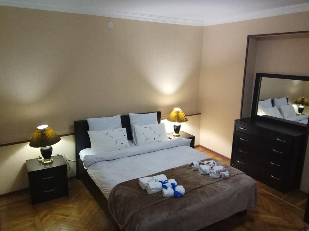 Apartment Down Town Group Tbilisi Bagian luar foto